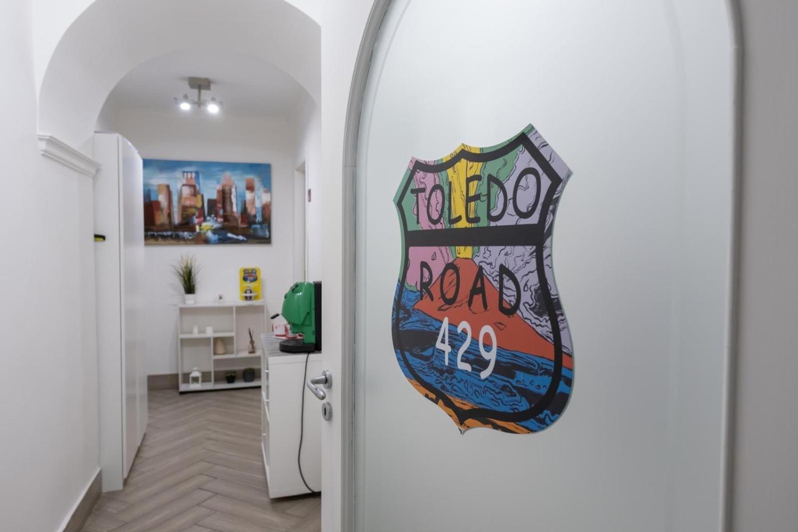 Отель Toledo Road 429 Неаполь Экстерьер фото